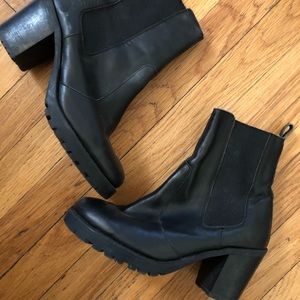 Chelsea boots